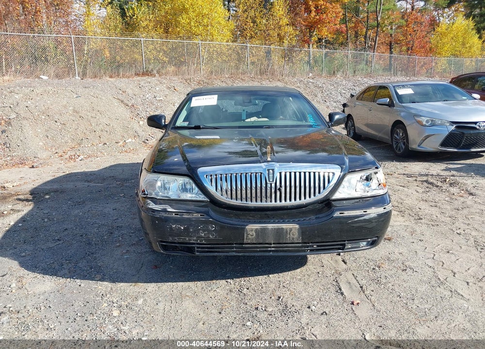 2003 LINCOLN TOWN CAR CARTIER VIN: 1LNHM83WX3Y603514