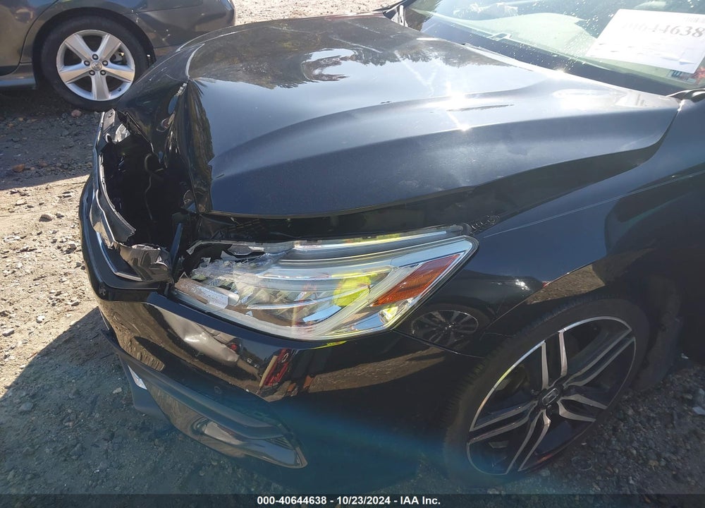 2017 HONDA ACCORD TOURING V6 VIN: 1HGCR3F98HA013080