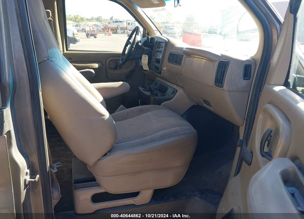 2001 CHEVROLET EXPRESS VIN: 1GAHG39R611197827