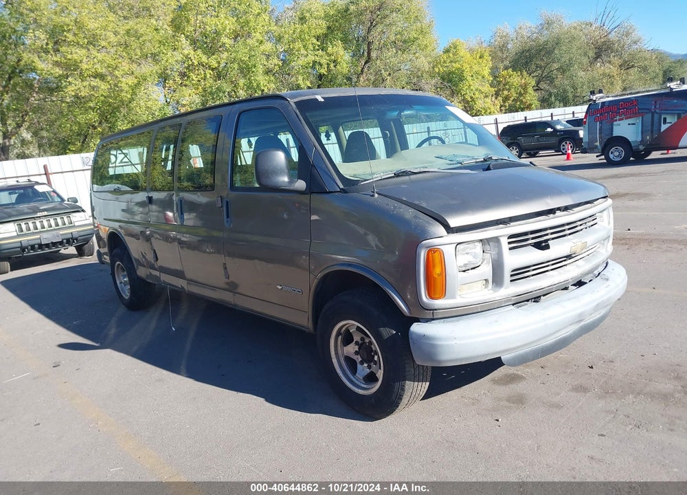 2001 CHEVROLET EXPRESS VIN: 1GAHG39R611197827