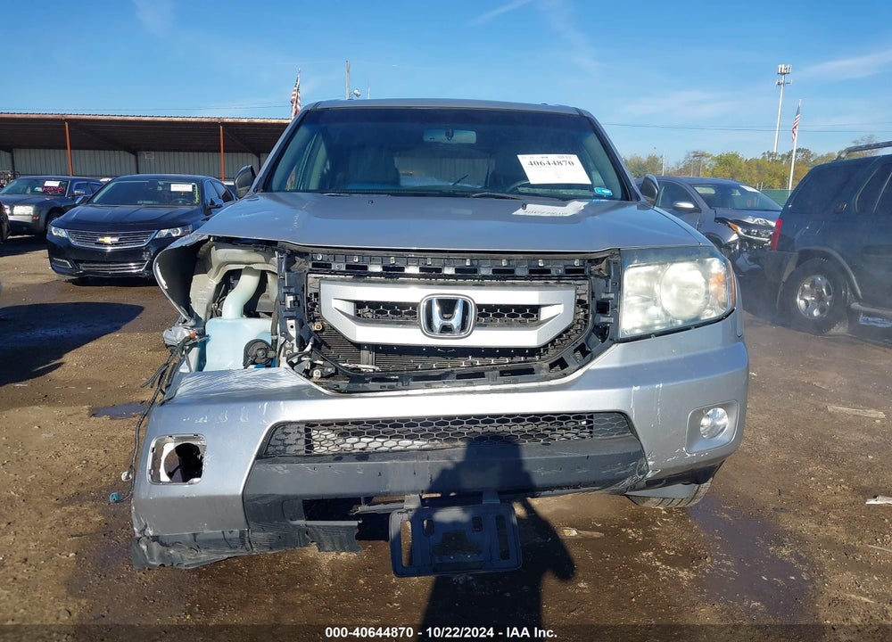 2011 HONDA PILOT EX-L VIN: 5FNYF4H64BB084426