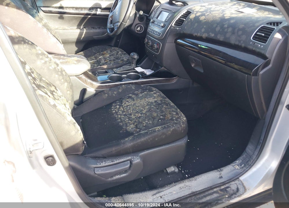 2015 KIA SORENTO LX VIN: 5XYKT4A6XFG559682