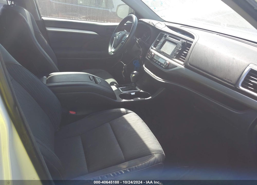 2014 TOYOTA HIGHLANDER LE PLUS V6 VIN: 5TDZKRFH5ES023796