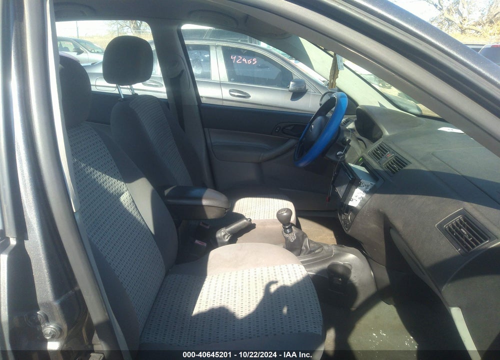 2007 FORD FOCUS VIN: 1FAFP34N57W230935