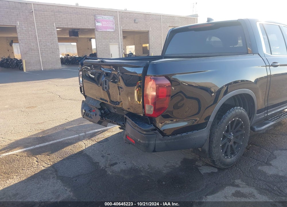 2017 HONDA RIDGELINE RTL VIN: 5FPYK3F52HB030395