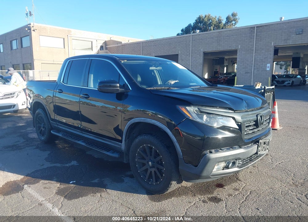2017 HONDA RIDGELINE RTL VIN: 5FPYK3F52HB030395