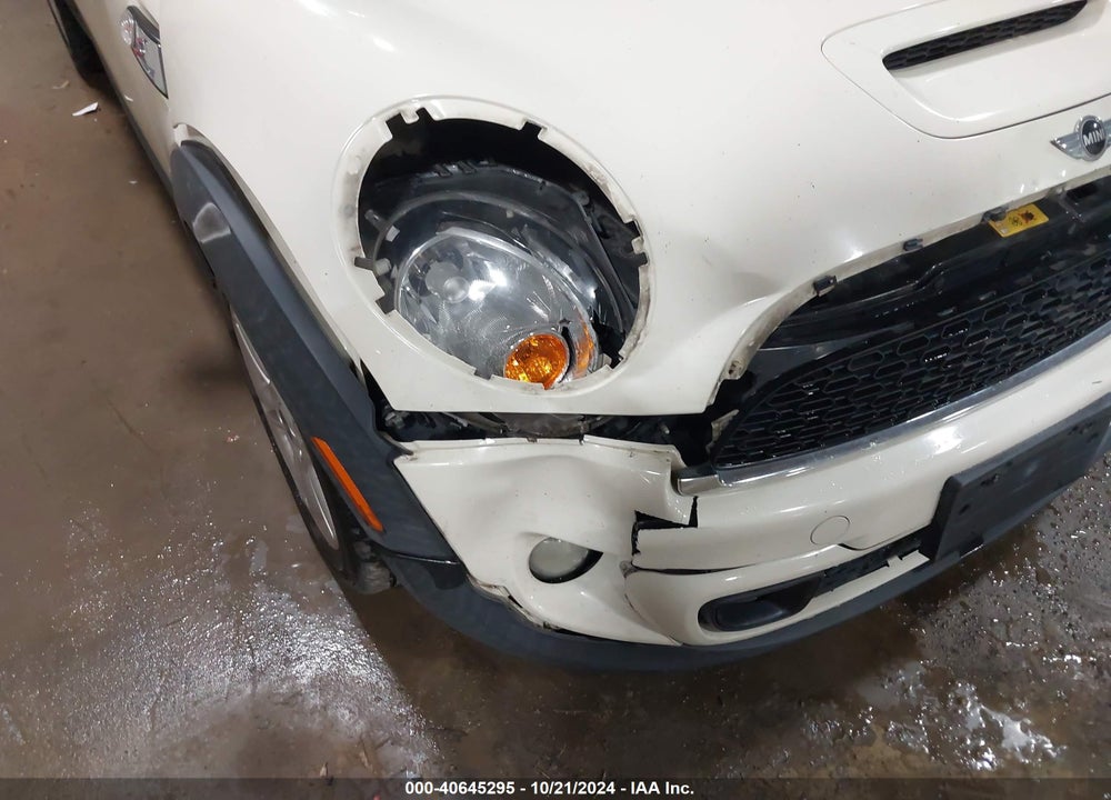 2012 MINI COOPER S VIN: WMWSV3C58CT385200