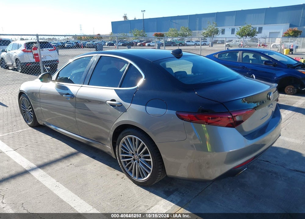 2017 ALFA ROMEO GIULIA VIN: ZARFAECN8H7536327