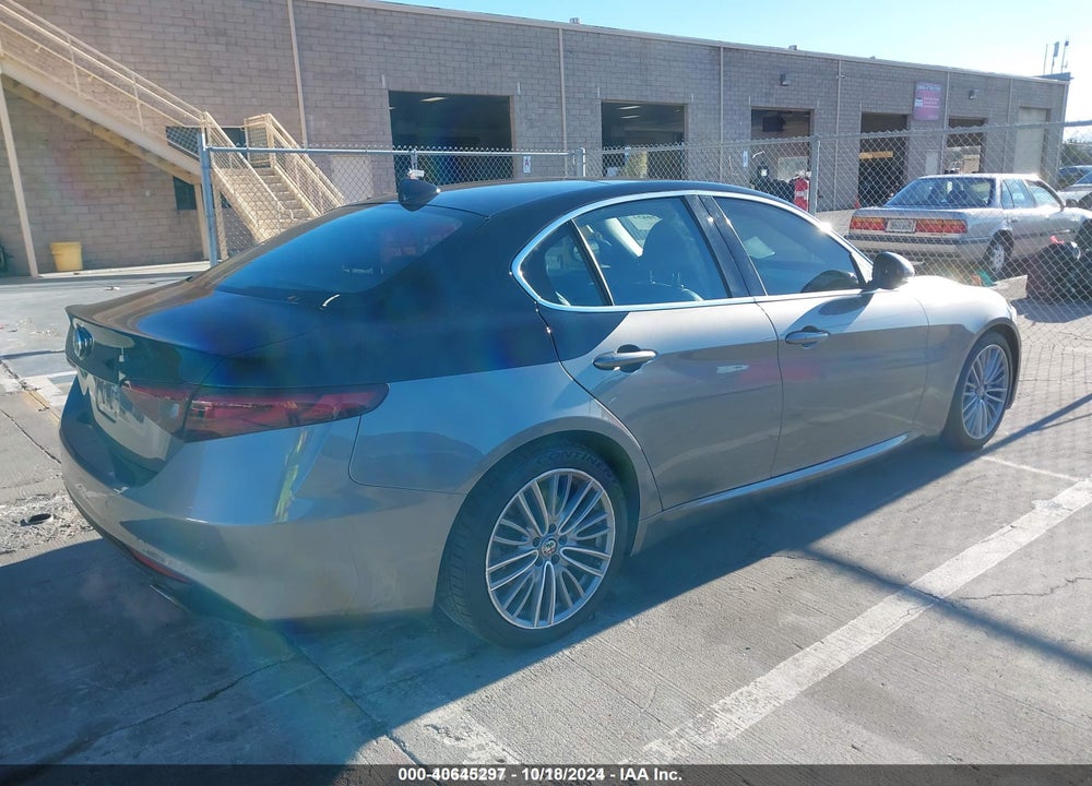 2017 ALFA ROMEO GIULIA VIN: ZARFAECN8H7536327