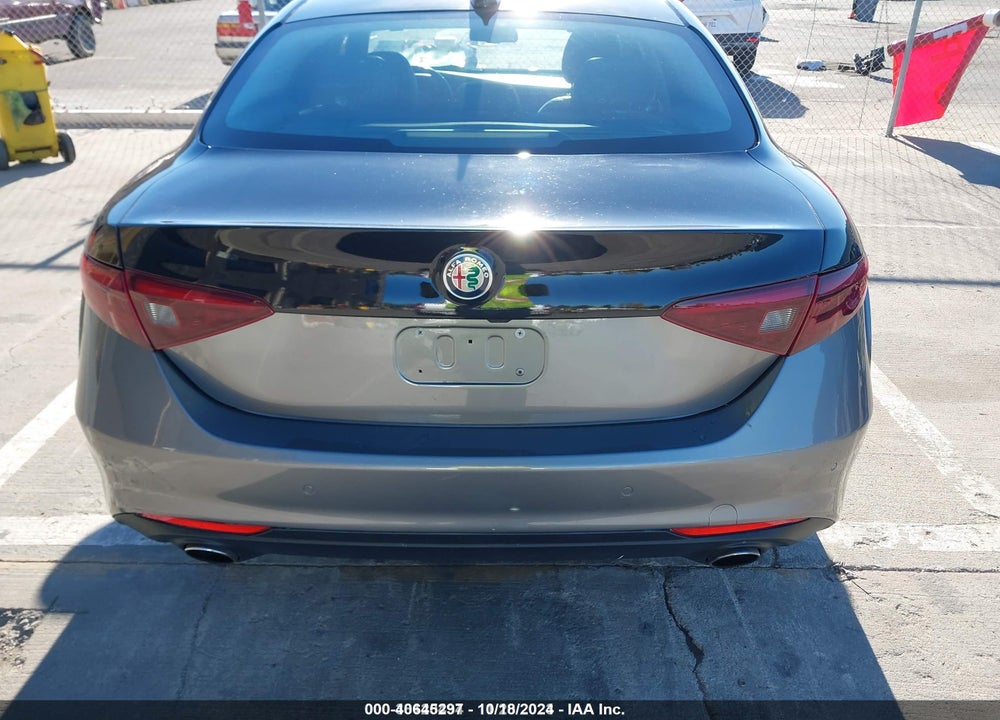 2017 ALFA ROMEO GIULIA VIN: ZARFAECN8H7536327