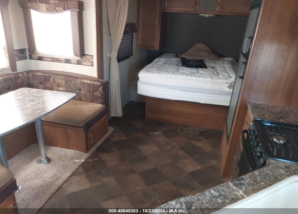 2014 KEYSTONE SUMMERLAND VIN: 4YDT21026E3151488