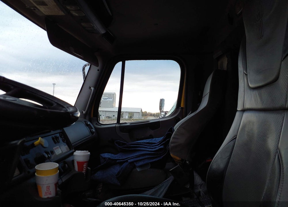 2016 FREIGHTLINER M2 106 MEDIUM DUTY VIN: 1FVACXDT5GHGW5472