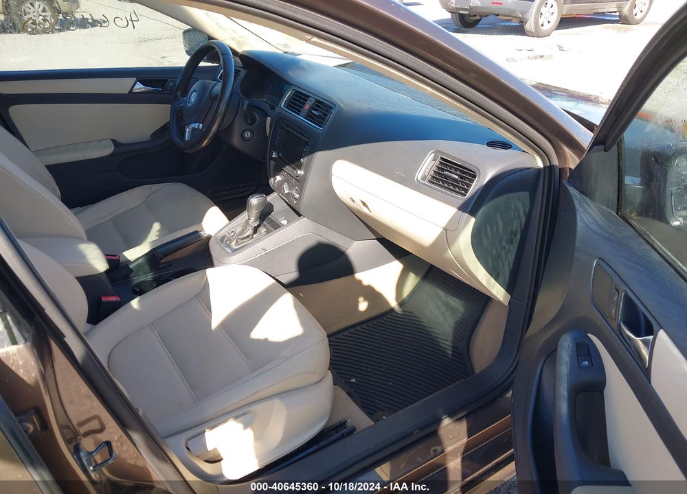 2011 VOLKSWAGEN JETTA 2.5L SE VIN: 3VWDZ7AJ7BM364100