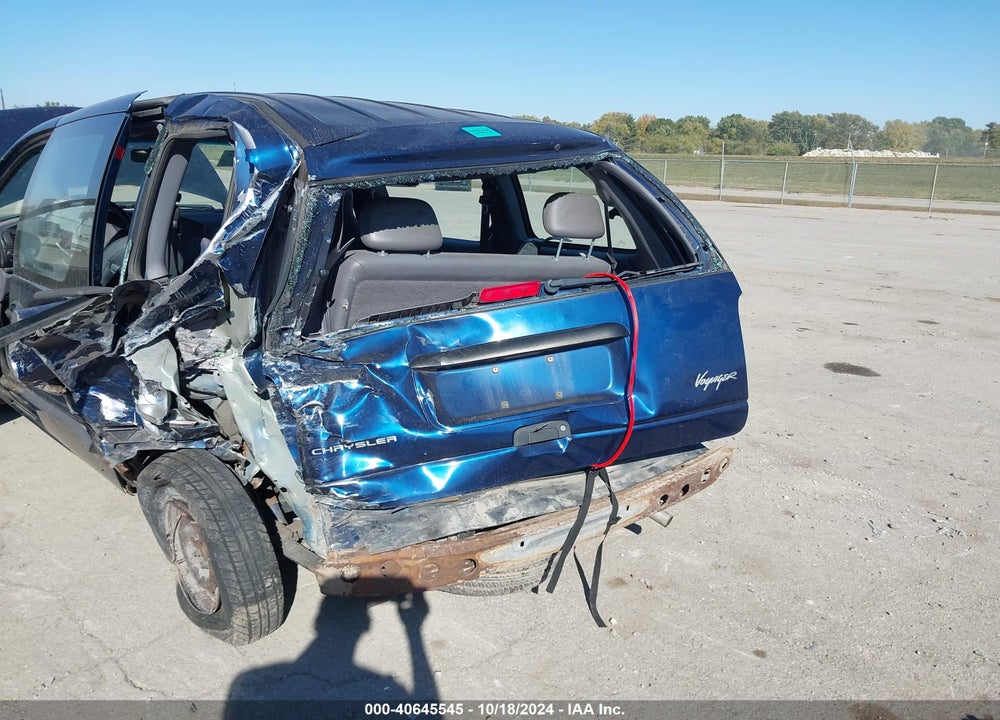 2000 CHRYSLER VOYAGER VIN: 2C4GJ25G5YR863830