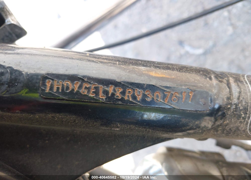 1994 HARLEY-DAVIDSON FXDWG VIN: 1HD1GEL18RY307611