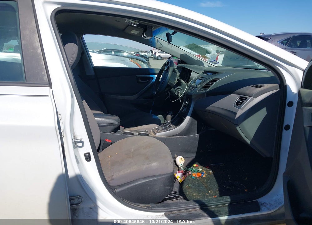 2015 HYUNDAI ELANTRA SE VIN: 5NPDH4AE8FH561070