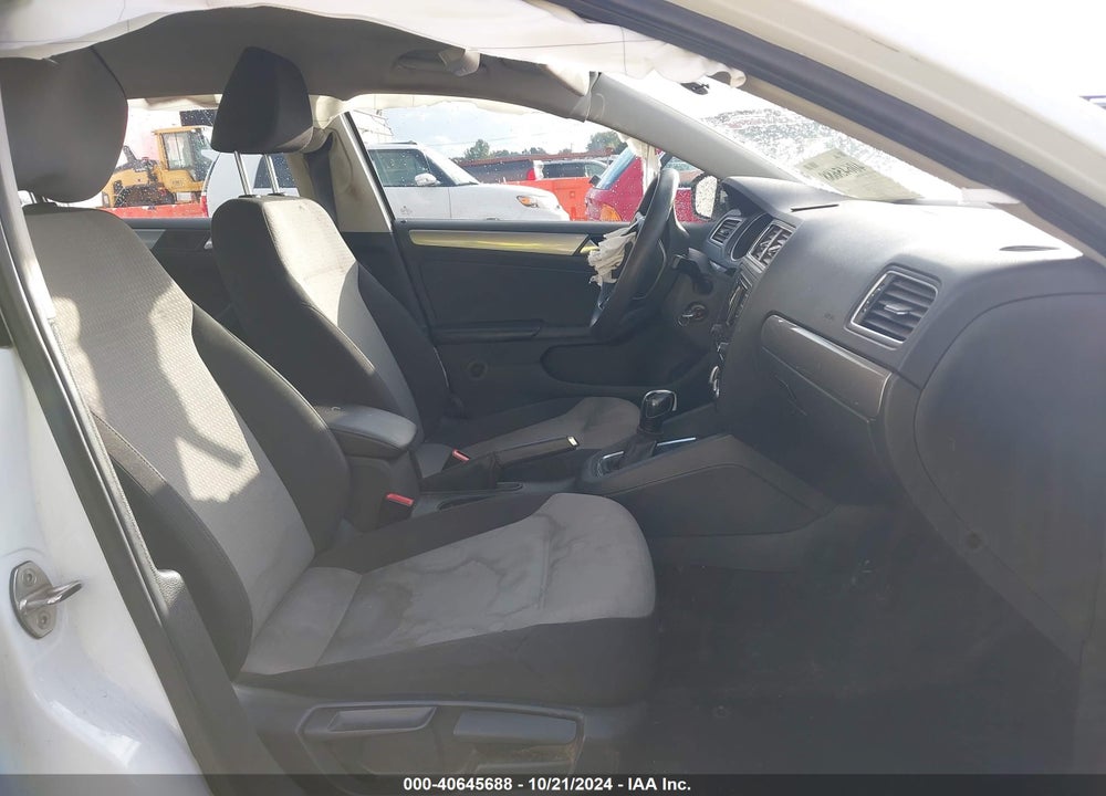 2017 VOLKSWAGEN JETTA 1.4T S VIN: 3VW2B7AJ2HM230552