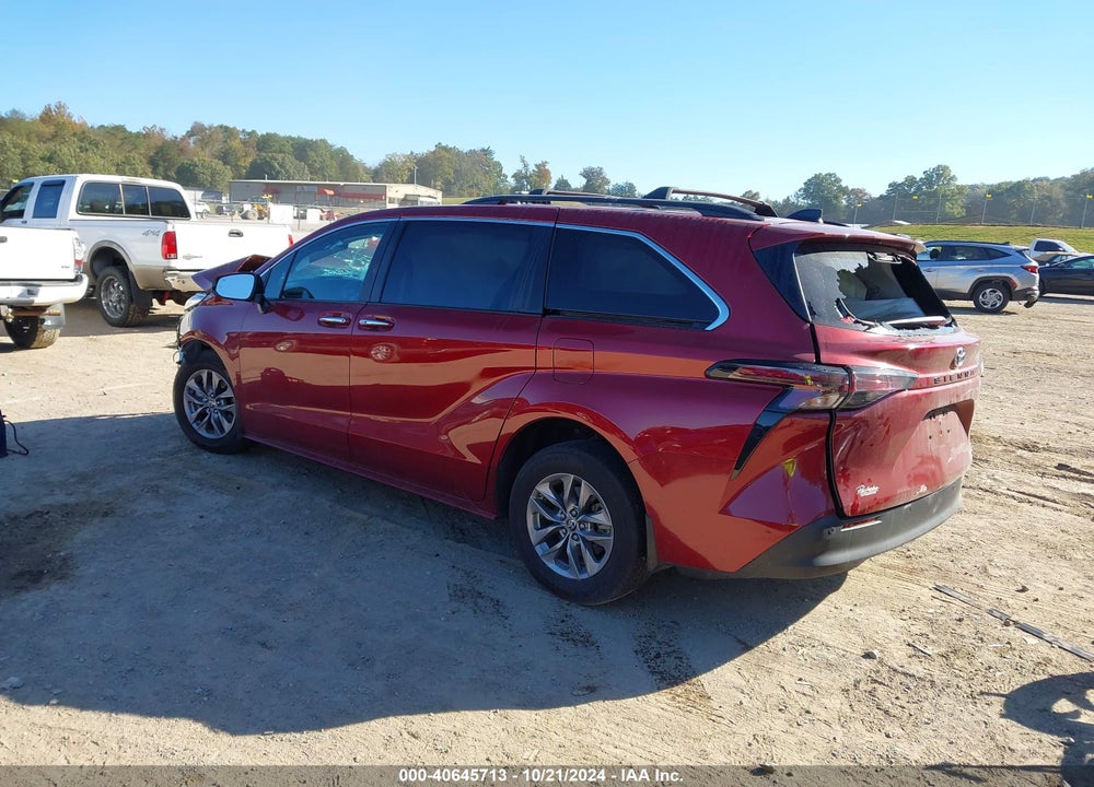 2024 TOYOTA SIENNA XLE VIN: 5TDYRKECXRS181738