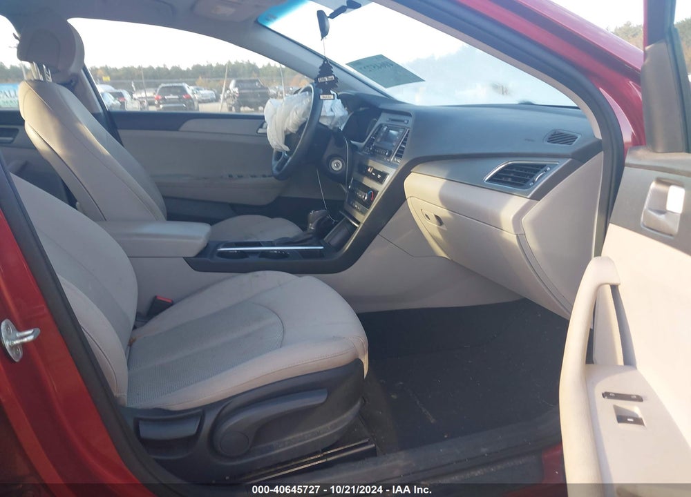 2015 HYUNDAI SONATA SE VIN: 5NPE24AF2FH081430