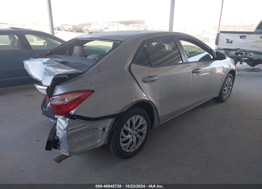 2018 TOYOTA COROLLA LE VIN: 5YFBURHE8JP771458