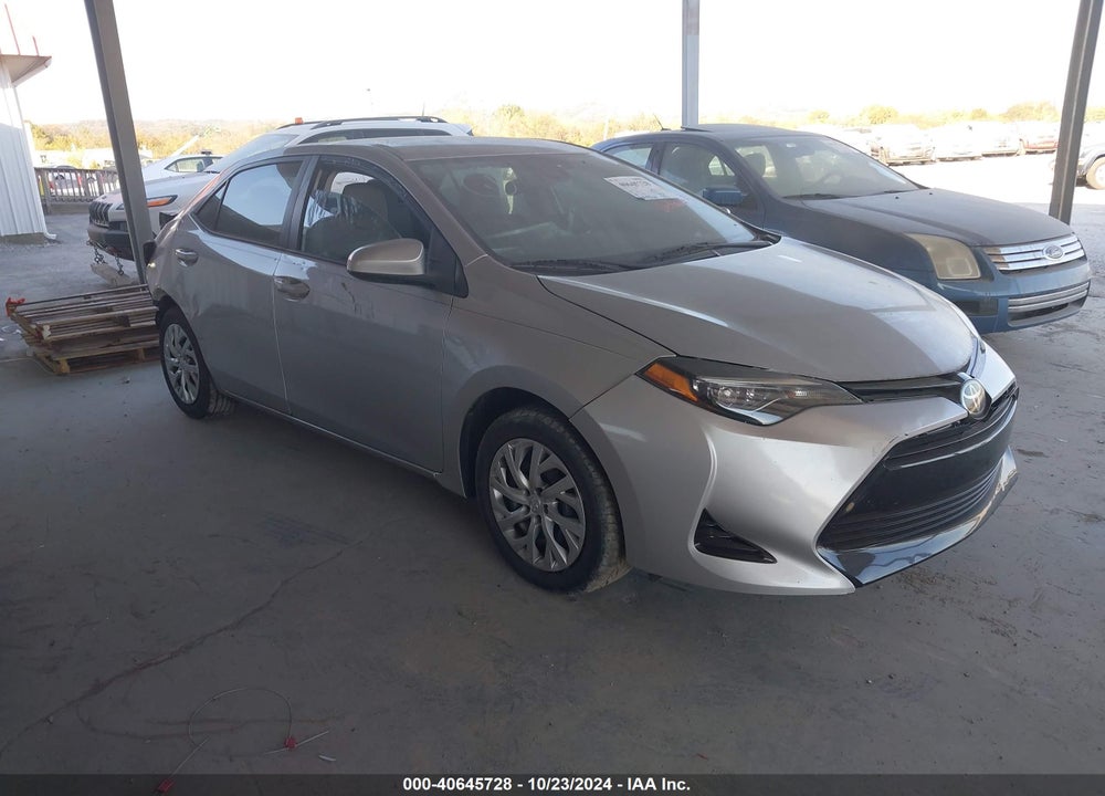 2018 TOYOTA COROLLA LE VIN: 5YFBURHE8JP771458