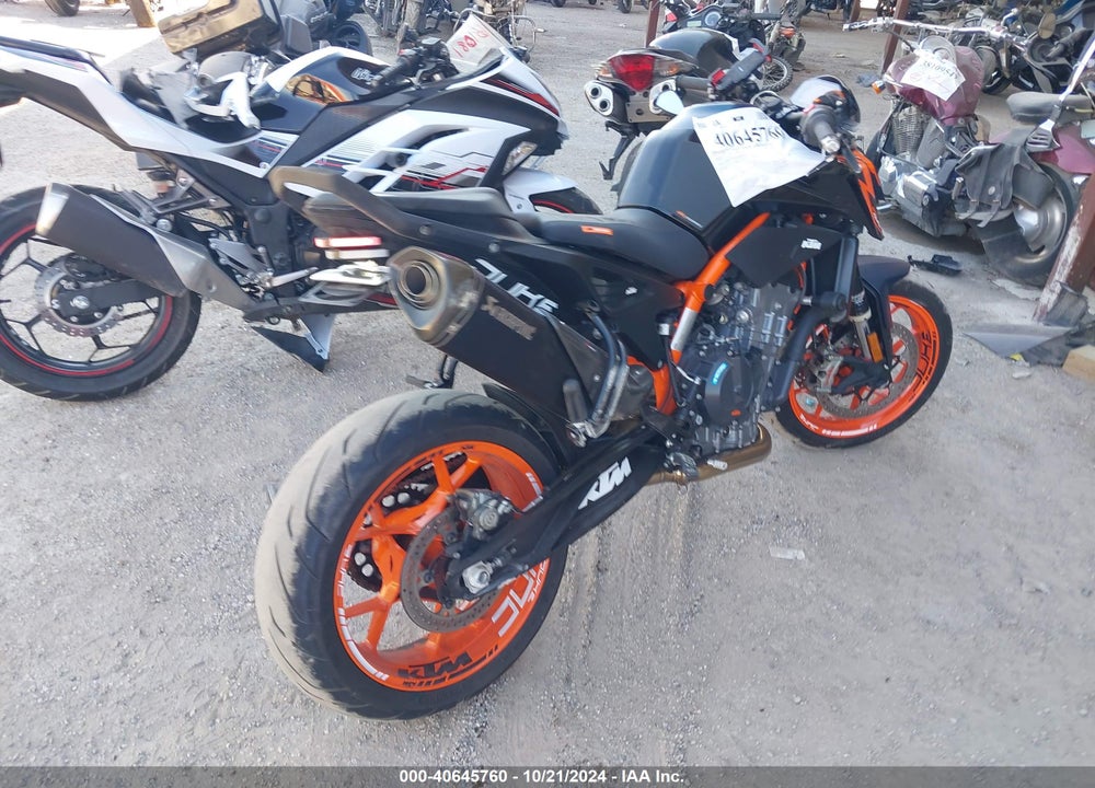 2022 KTM 890 DUKE R VIN: VBKTU9403NM830227