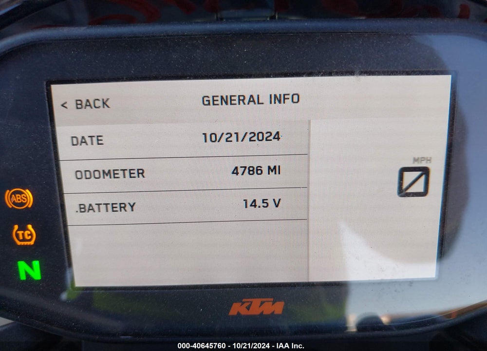 2022 KTM 890 DUKE R VIN: VBKTU9403NM830227