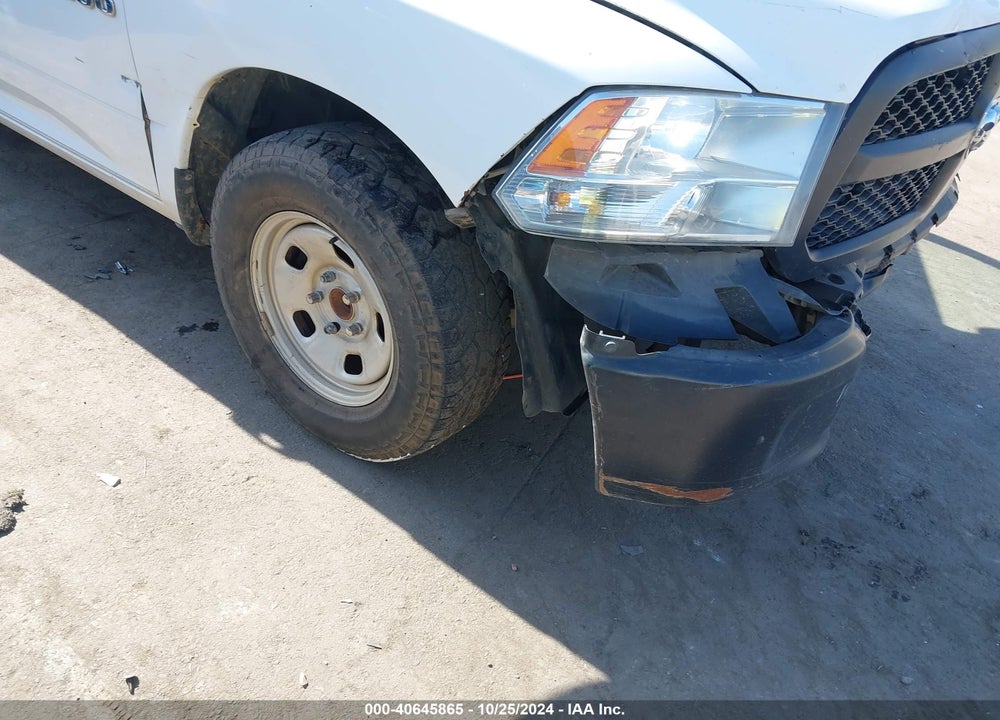 2018 RAM 1500 TRADESMAN 4X2 8' BOX VIN: 3C6JR6DG2JG244712