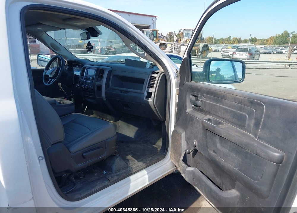 2018 RAM 1500 TRADESMAN 4X2 8' BOX VIN: 3C6JR6DG2JG244712