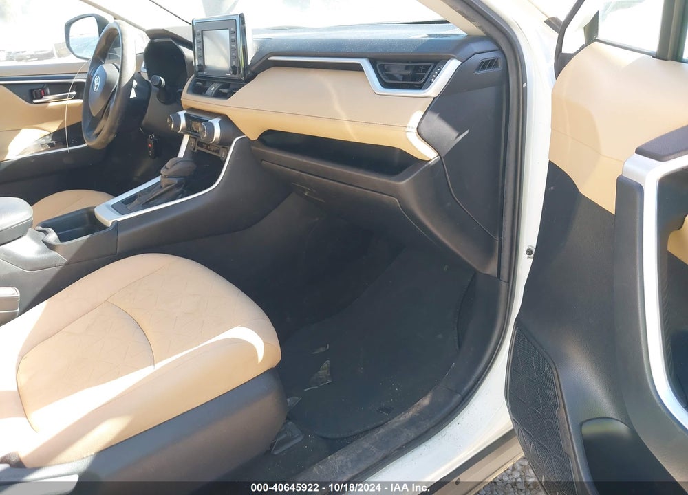 2021 TOYOTA RAV4 XLE VIN: 2T3P1RFV3MW180711