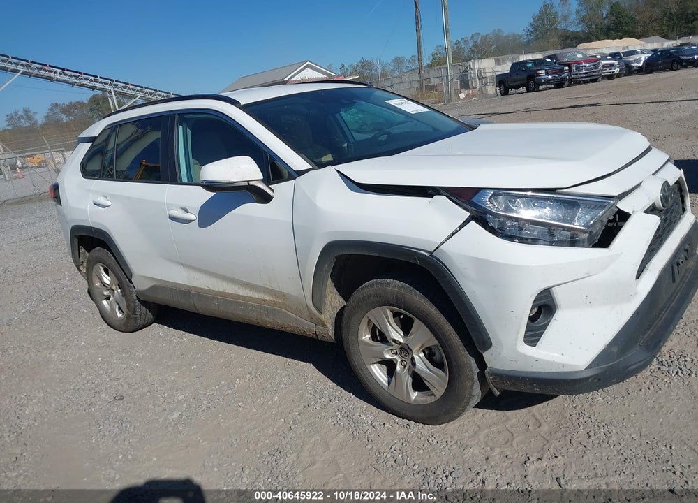 2021 TOYOTA RAV4 XLE VIN: 2T3P1RFV3MW180711
