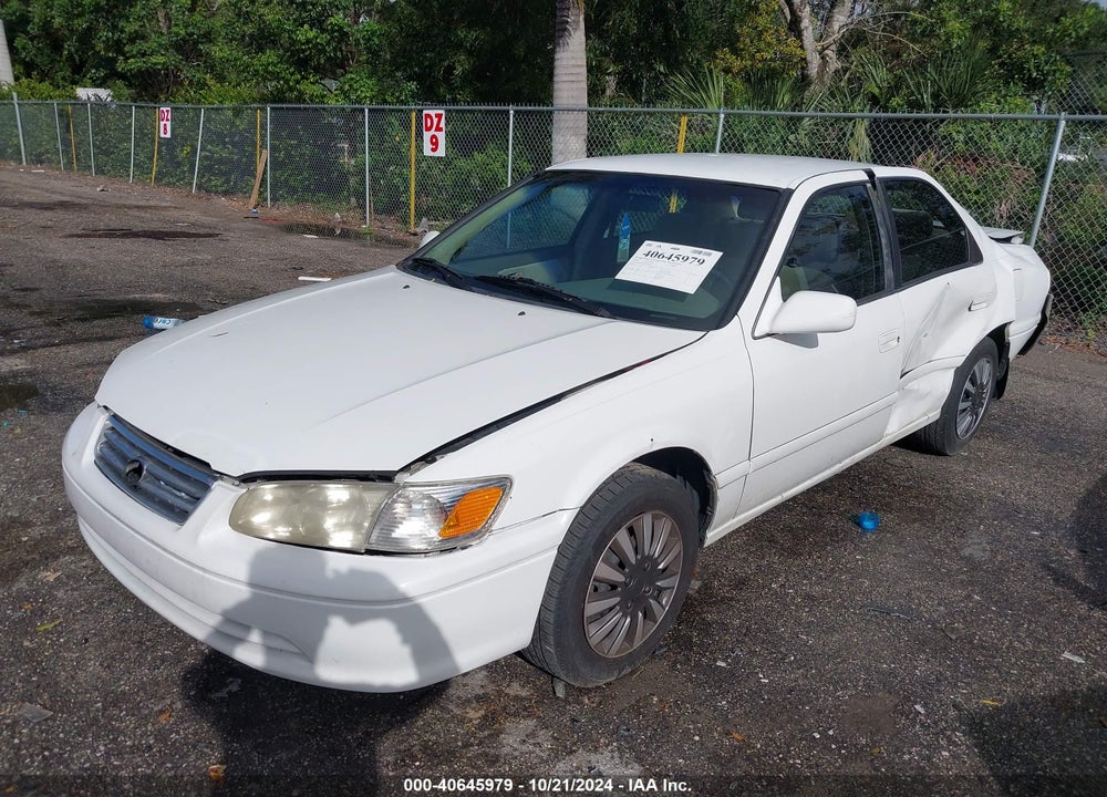 2000 TOYOTA CAMRY LE VIN: JT2BG22K0Y0476610