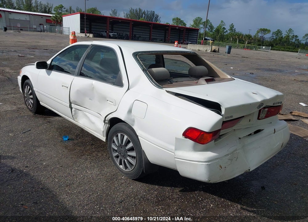2000 TOYOTA CAMRY LE VIN: JT2BG22K0Y0476610