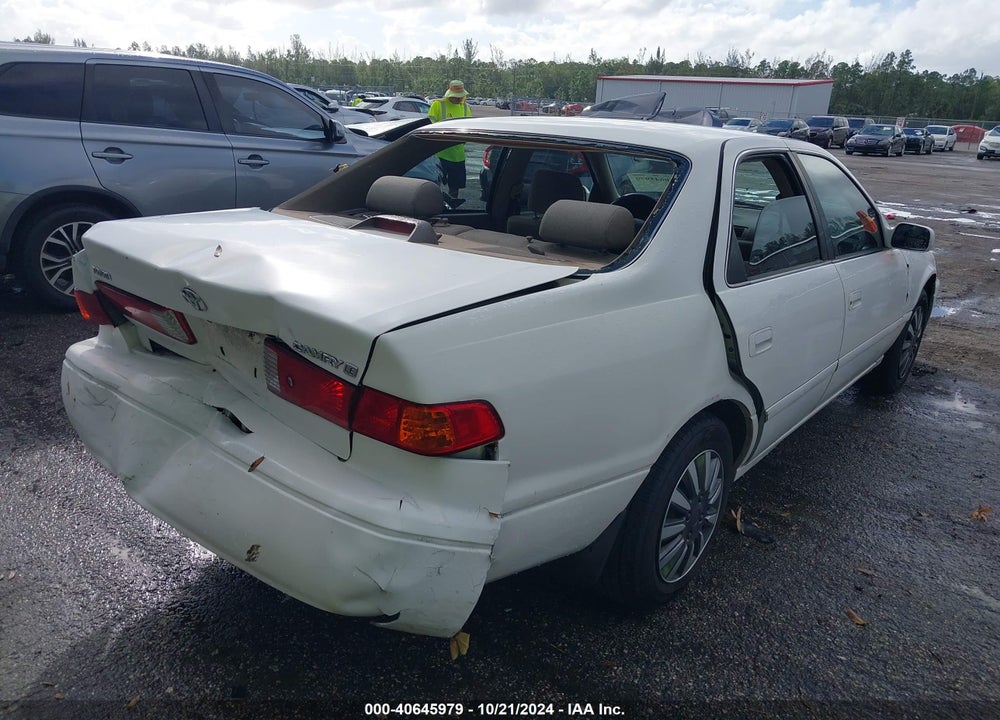 2000 TOYOTA CAMRY LE VIN: JT2BG22K0Y0476610