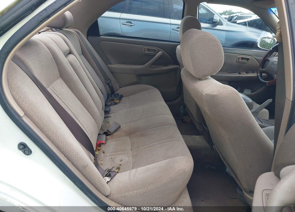 2000 TOYOTA CAMRY LE VIN: JT2BG22K0Y0476610