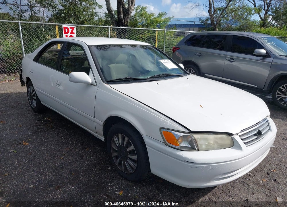 2000 TOYOTA CAMRY LE VIN: JT2BG22K0Y0476610