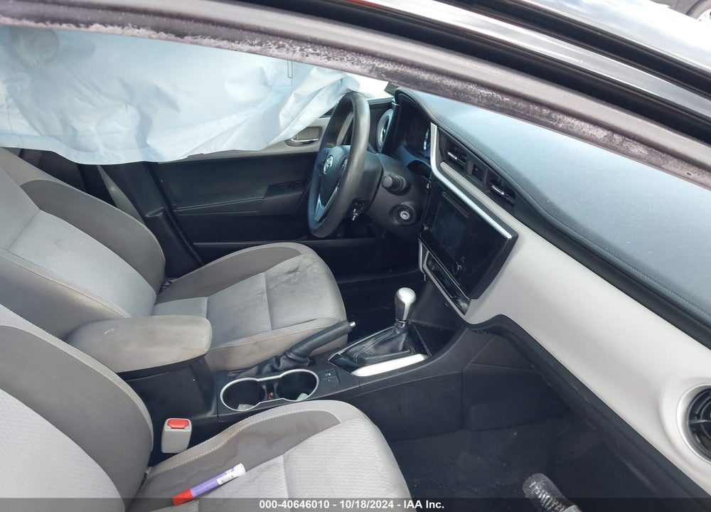 2018 TOYOTA COROLLA LE VIN: 5YFBURHEXJP826556