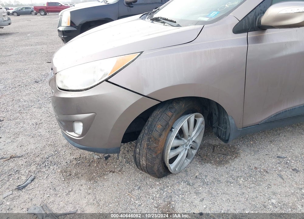 2011 HYUNDAI TUCSON LIMITED VIN: KM8JU3AC8BU215071
