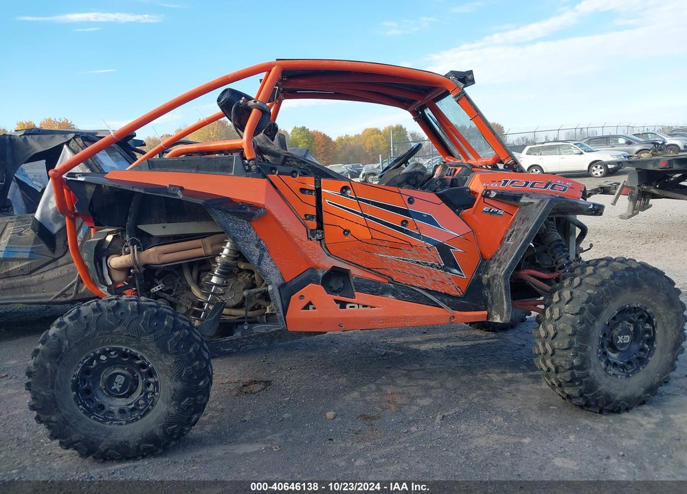 2015 POLARIS RZR XP 1000 EPS VIN: 3NSVDE996FF426423