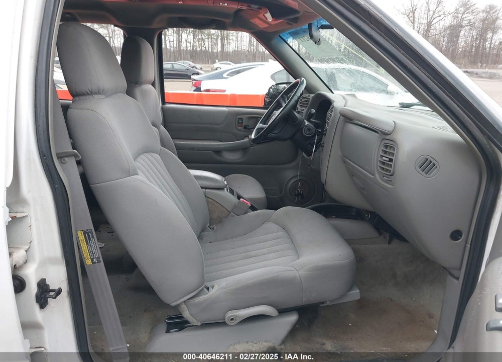 2003 CHEVROLET BLAZER VIN: 1GNDT13X33K129132