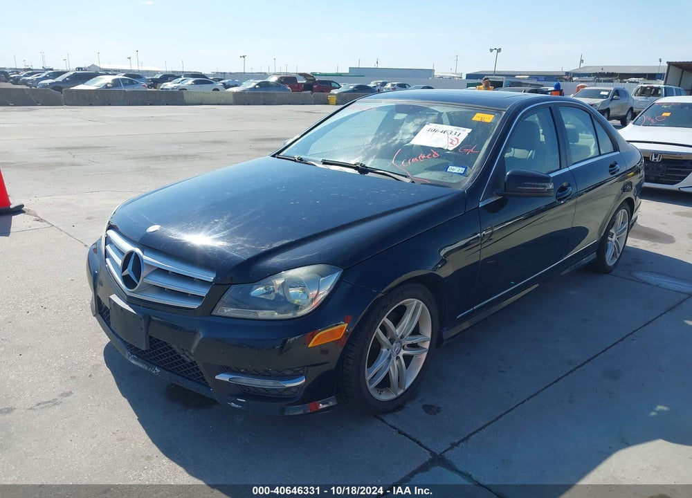 2013 MERCEDES-BENZ C 250 LUXURY/SPORT VIN: WDDGF4HB5DR271153
