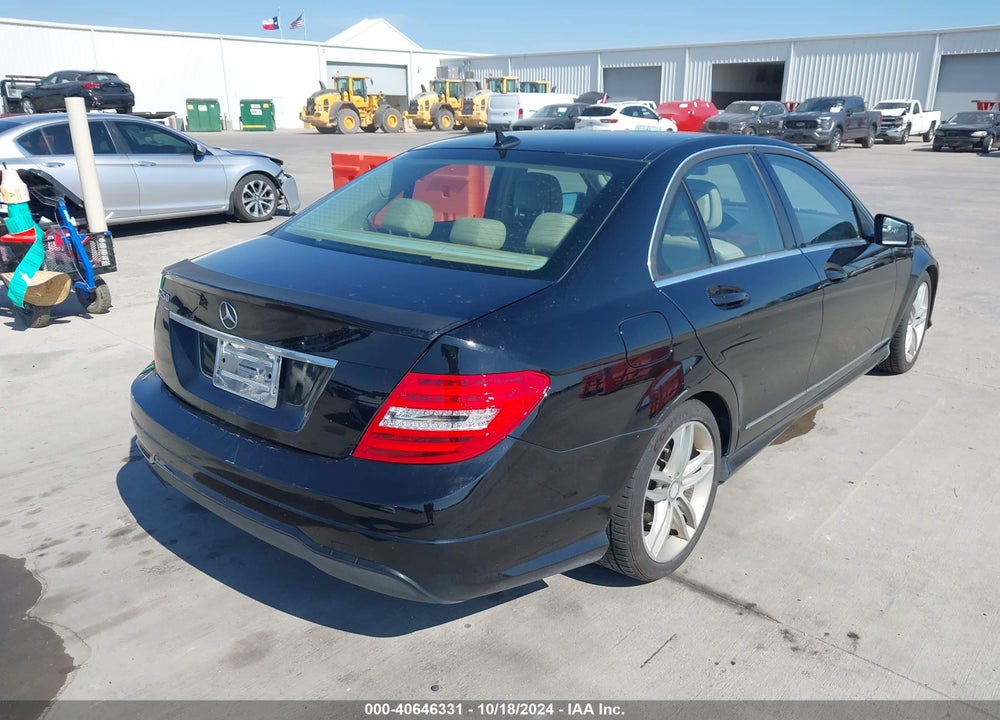 2013 MERCEDES-BENZ C 250 LUXURY/SPORT VIN: WDDGF4HB5DR271153