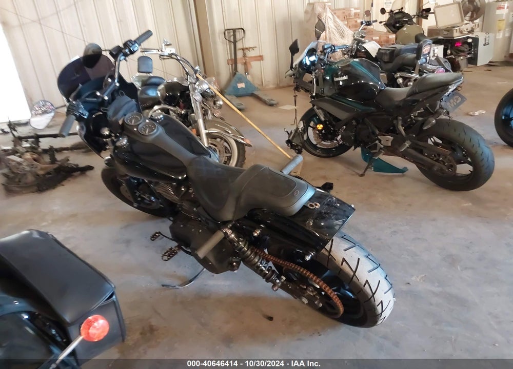 2017 HARLEY-DAVIDSON FXDLS VIN: 1HD1GS835HC317808