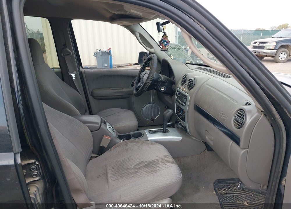 2002 JEEP LIBERTY SPORT VIN: 1J4GL48K52W352293