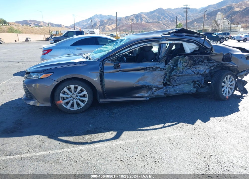 2020 TOYOTA CAMRY LE VIN: 4T1L11AK6LU951828