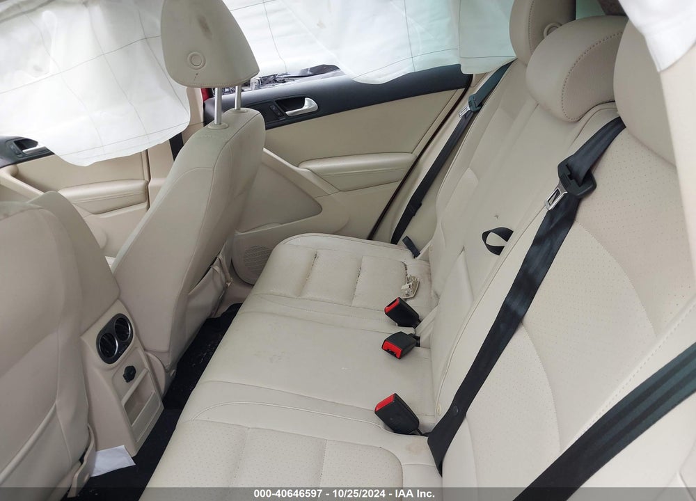 2016 VOLKSWAGEN TIGUAN SE VIN: WVGAV7AX2GW021431