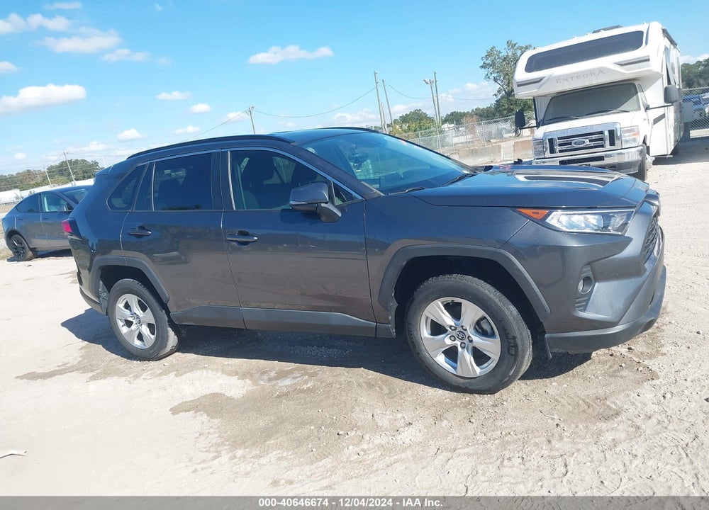 2020 TOYOTA RAV4 XLE VIN: 2T3W1RFV9LC080110