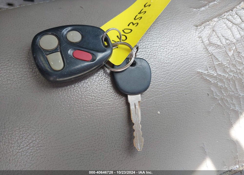 2005 CHEVROLET CLASSIC VIN: 1G1ND52F75M241829