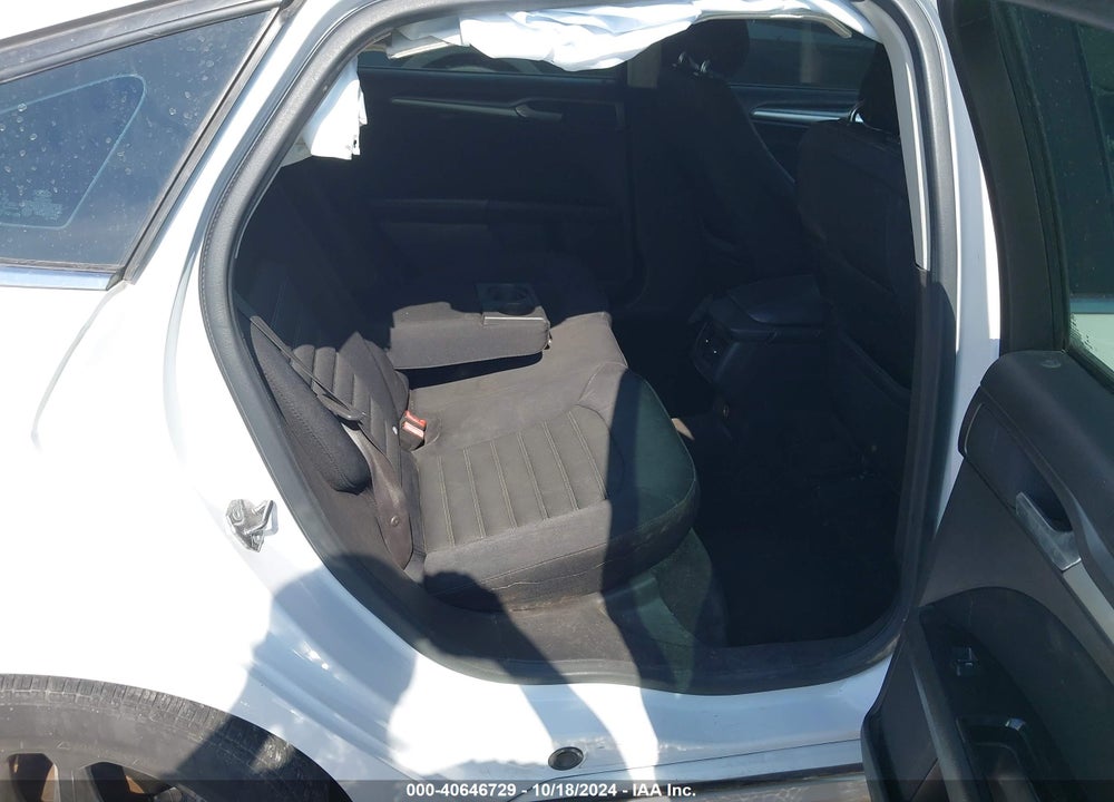 2015 FORD FUSION SE VIN: 3FA6P0H7XFR152860