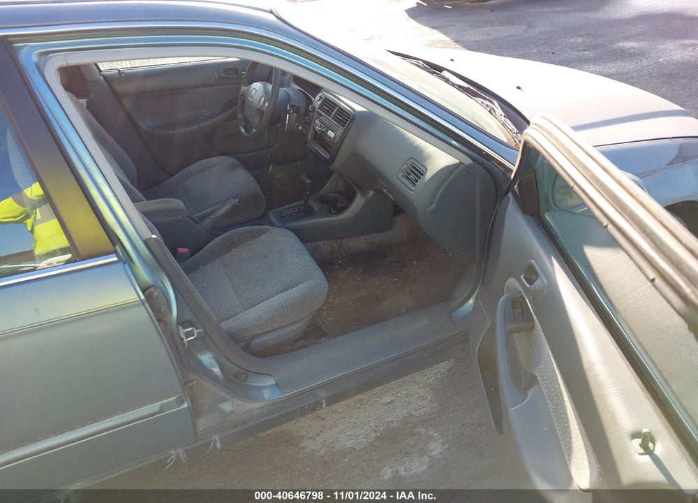 2000 HONDA CIVIC EX VIN: 1HGEJ8647YL018518